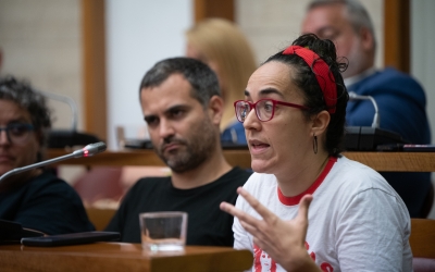 Anna Lara en un ple municipal